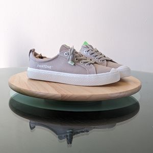 NWT Cariuma × Pantone Plaza Taupe Canvas Sneakers - Size M 6.5/W 8